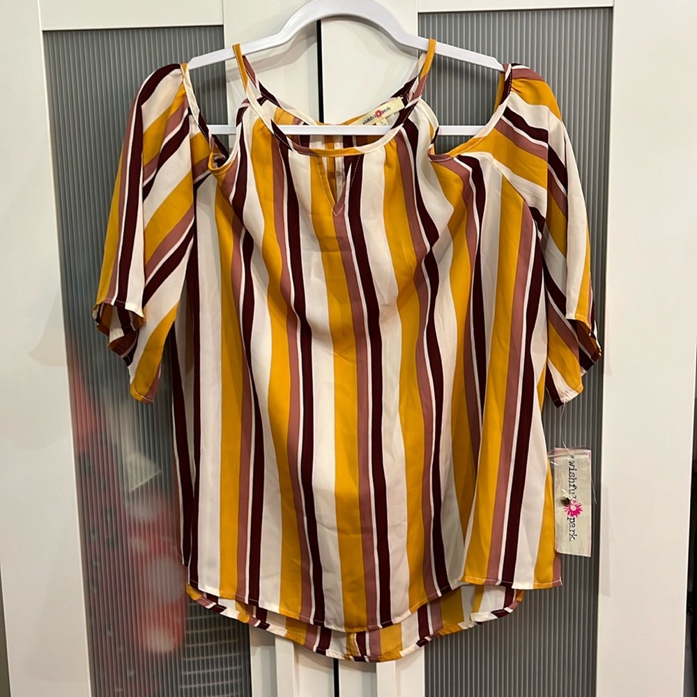 Women’s open shoulder blouse